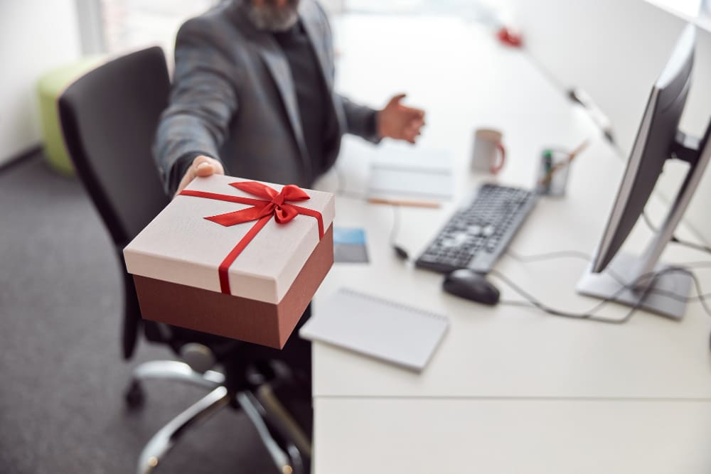 Las empresas siguen apostando por los regalos grabados para fidelizar a sus clientes
